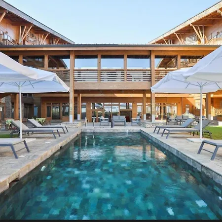 78 By The Pool Apartment