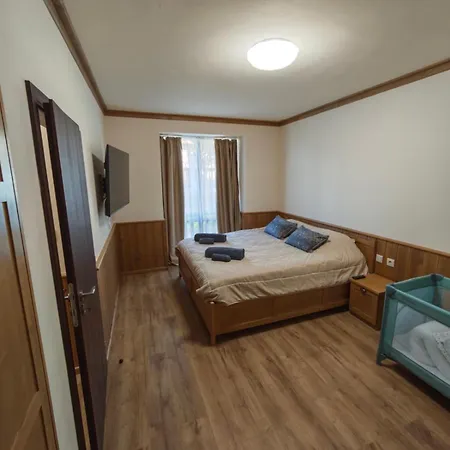 78 By The Pool Apartment *