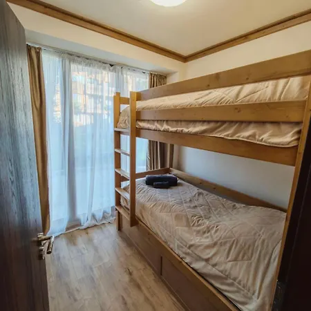 78 By The Pool Lägenhet